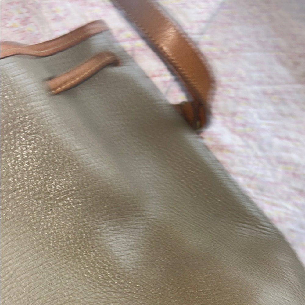 Vintage Dooney & Bourke Taupe-y Gray and Shoulder Bag - Picture 12 of 13